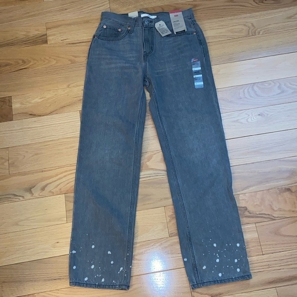 NWT Levis Low Pro Straight Jean in size 27, mid-rise, relaxed hip/thigh - Picture 2 of 15
